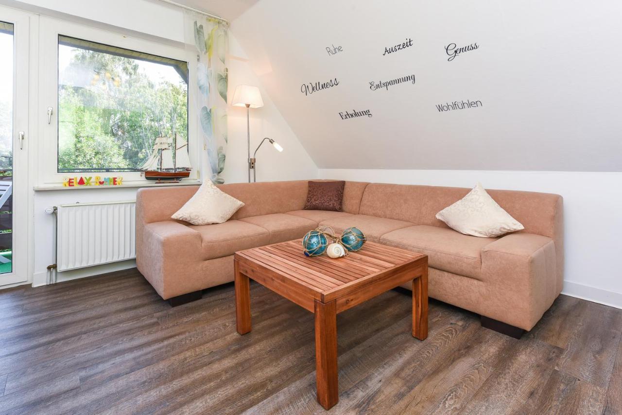 Ferienwohnungen im Haus Ankerplatz Esens Exterior foto