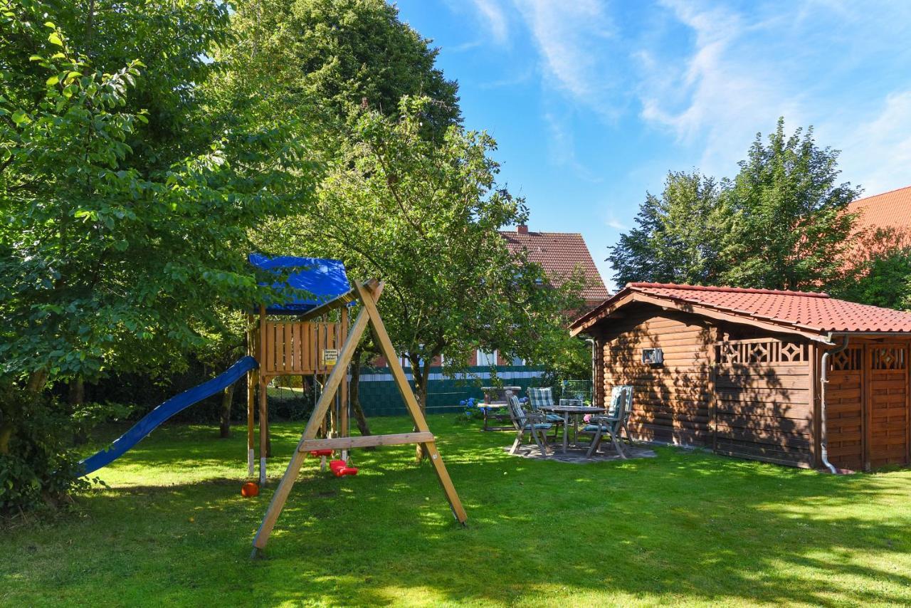 Ferienwohnungen im Haus Ankerplatz Esens Exterior foto