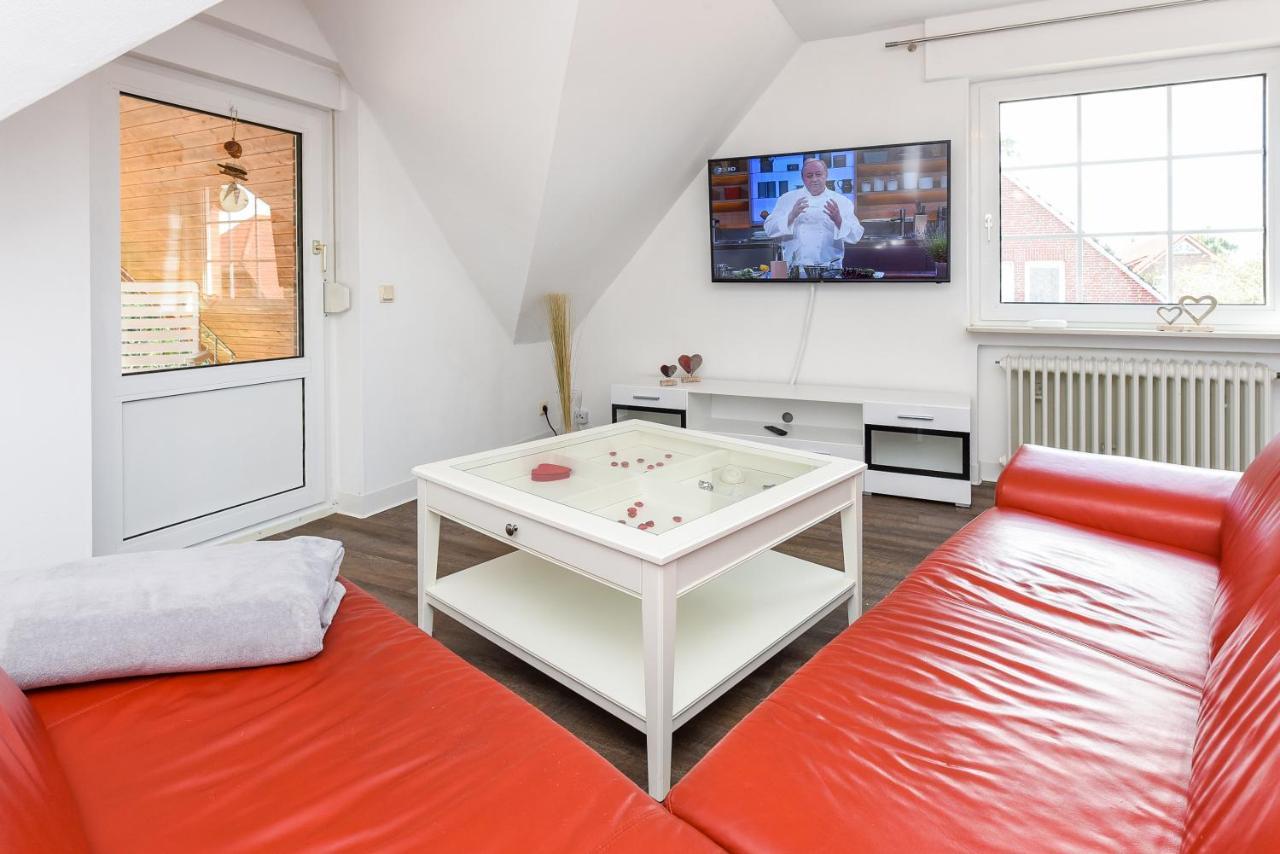 Ferienwohnungen im Haus Ankerplatz Esens Exterior foto